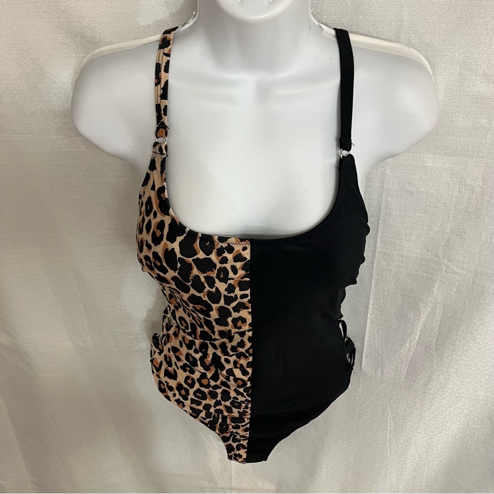 Tempt me ladies stylish one piece lace up swimsuit size large (NWT) - Picture 6 of 8